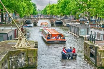 Holland Experience Canal cruise in Amsterdam