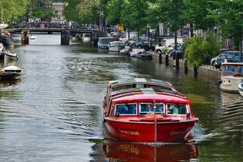 Amsterdam canal cruise with city tour hop on hop off
