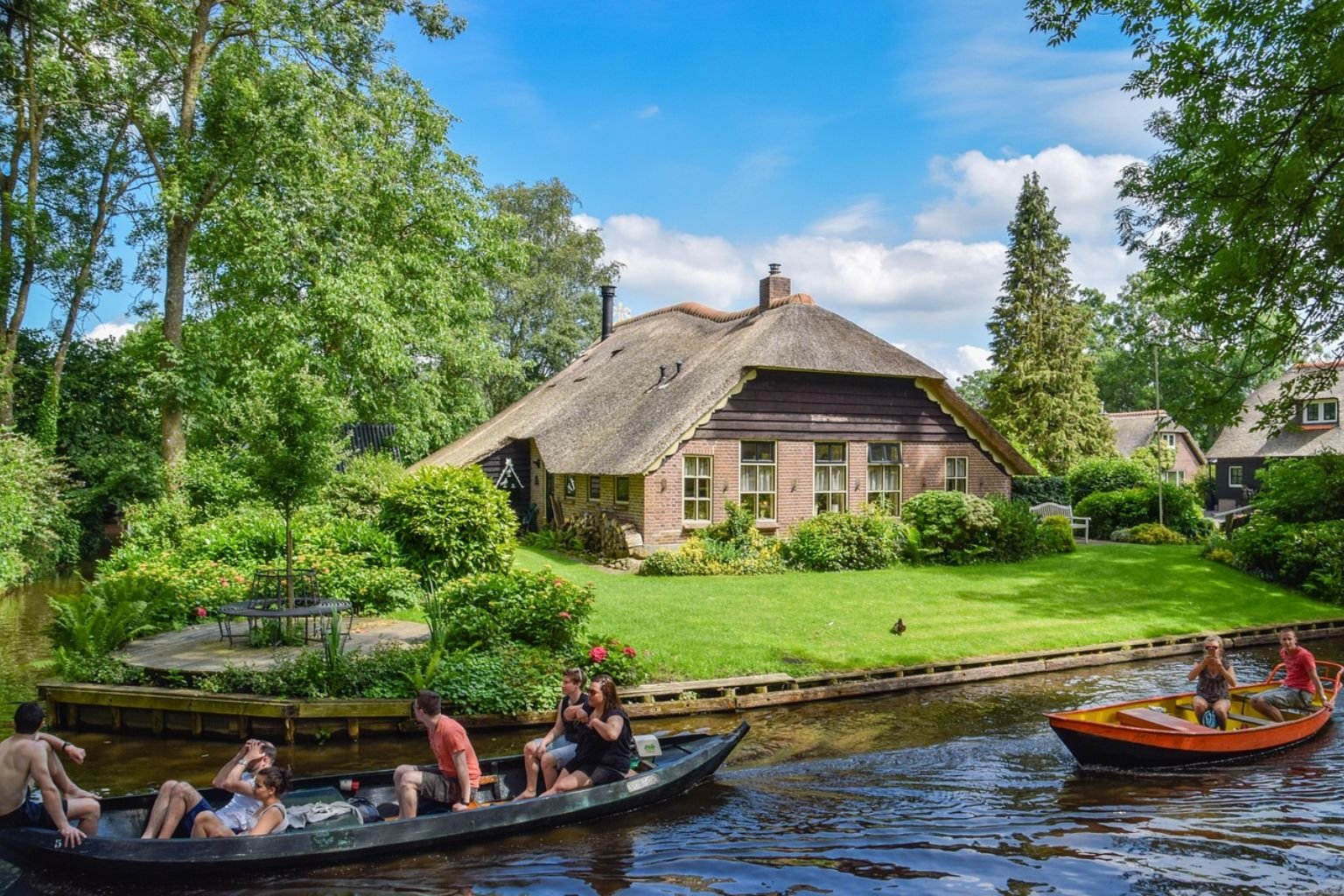 Is Giethoorn Worth Visiting? An Honest Take