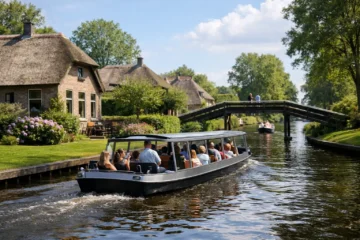 Giethoorn Canal Cruise Review: Is It Worth It?