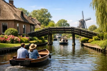 Giethoorn Canal Village Travel Guide From Amsterdam